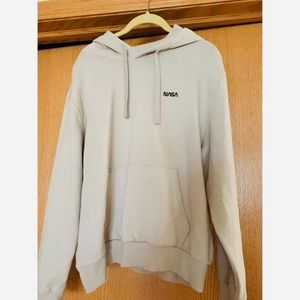 🍁 H&M Divided hooded sweatshirt 🍁